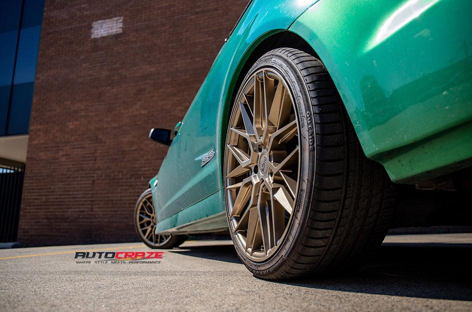 HOLDEN-COMMODORE-GAMMA-BRONZE